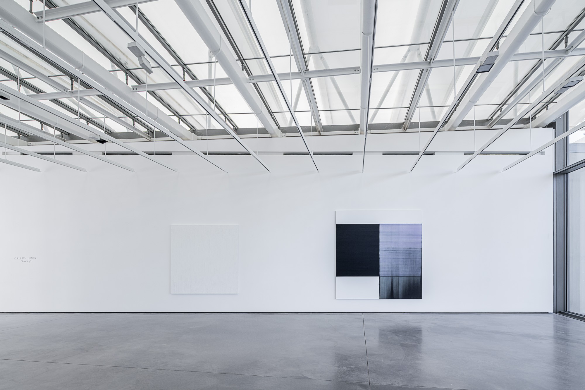 Vue de l'exposition Overleaf de Callum Innes, Château La Coste © Stephane Aboudaram