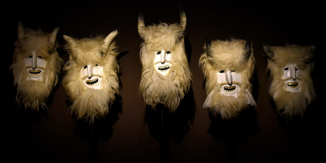 Vue de l'exposition Carnavals d'ici et d'ailleurs © HDE Var