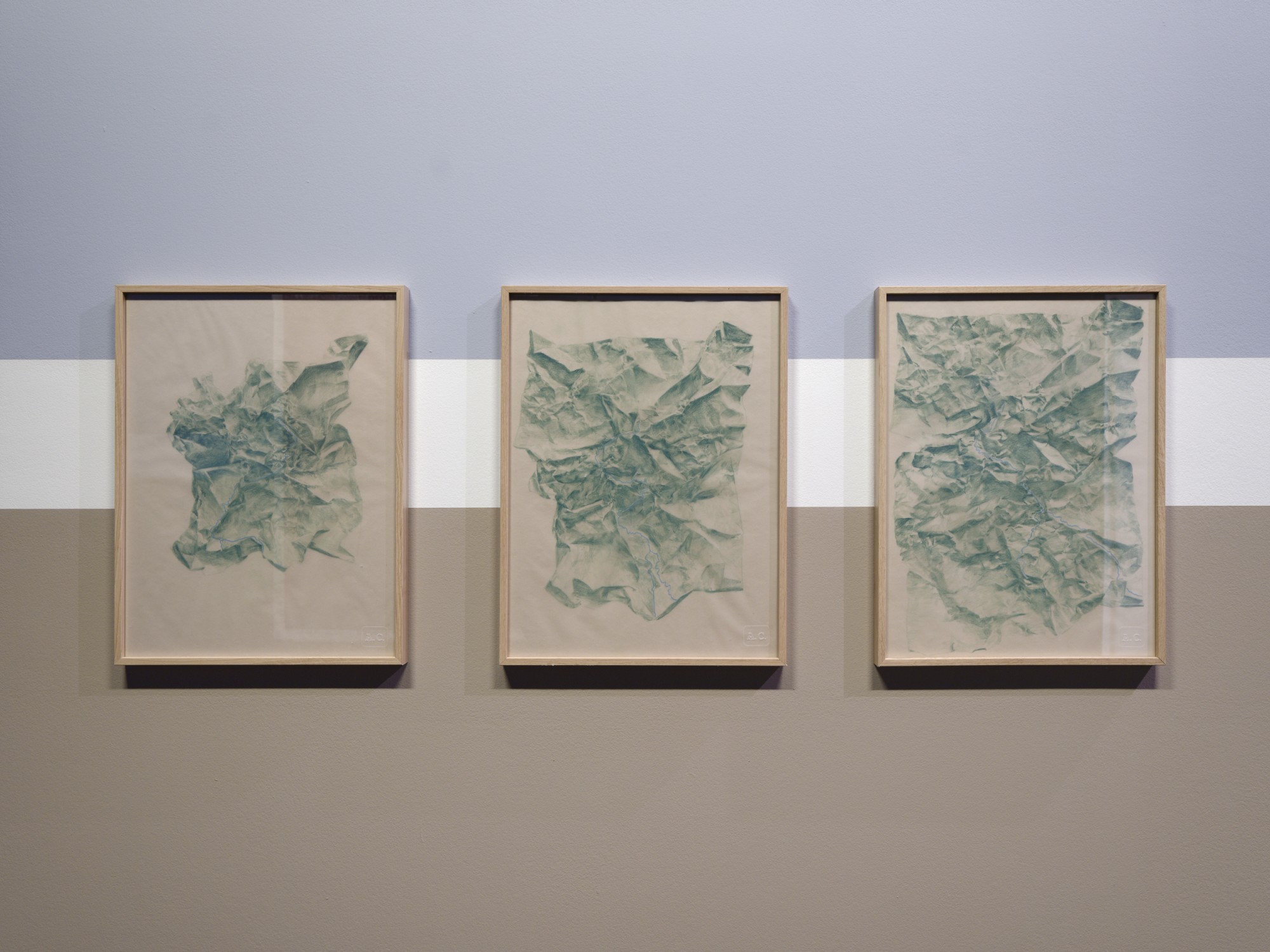 Armelle Caron, vue de l’exposition « Le ressac des cahiers jaunes », Mrac Occitanie, Sérignan, 2025. Photo : Aurélien Mole