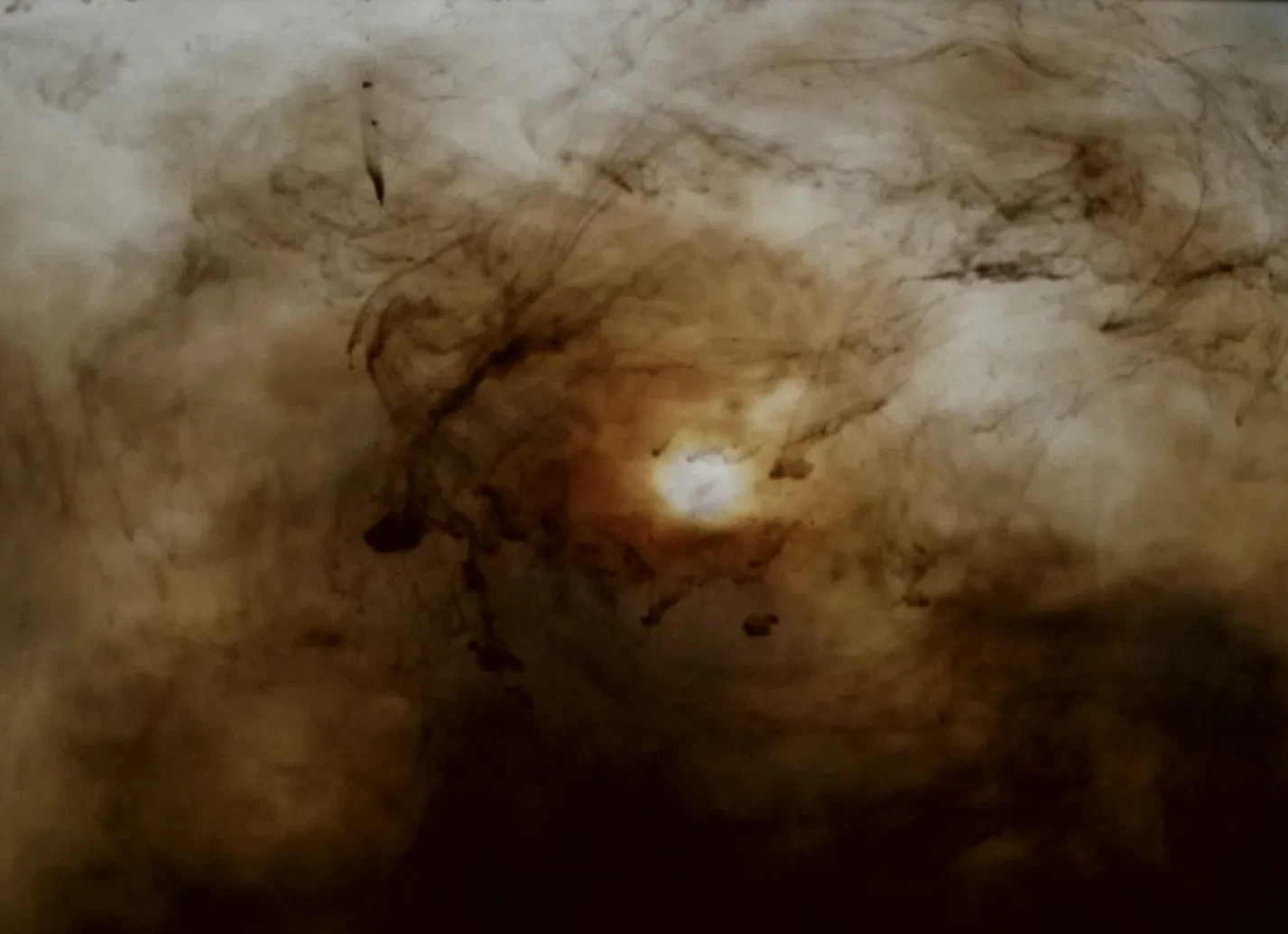 « Ferdinandea : Premonitions », 2021 (capture de la vidéo). Film 16 mm, muet, 4 min 24s. Courtesy Chantal Crousel Consulting - Paris, Galerie Elisabeth and Reinhard Hauff - Stuttgart © Clément Cogitore